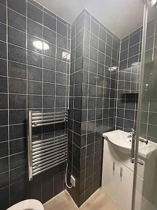 Apartment Spacious Studio Flat In London